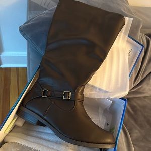 Easy Street ++Wide Calf brown mid calf boots